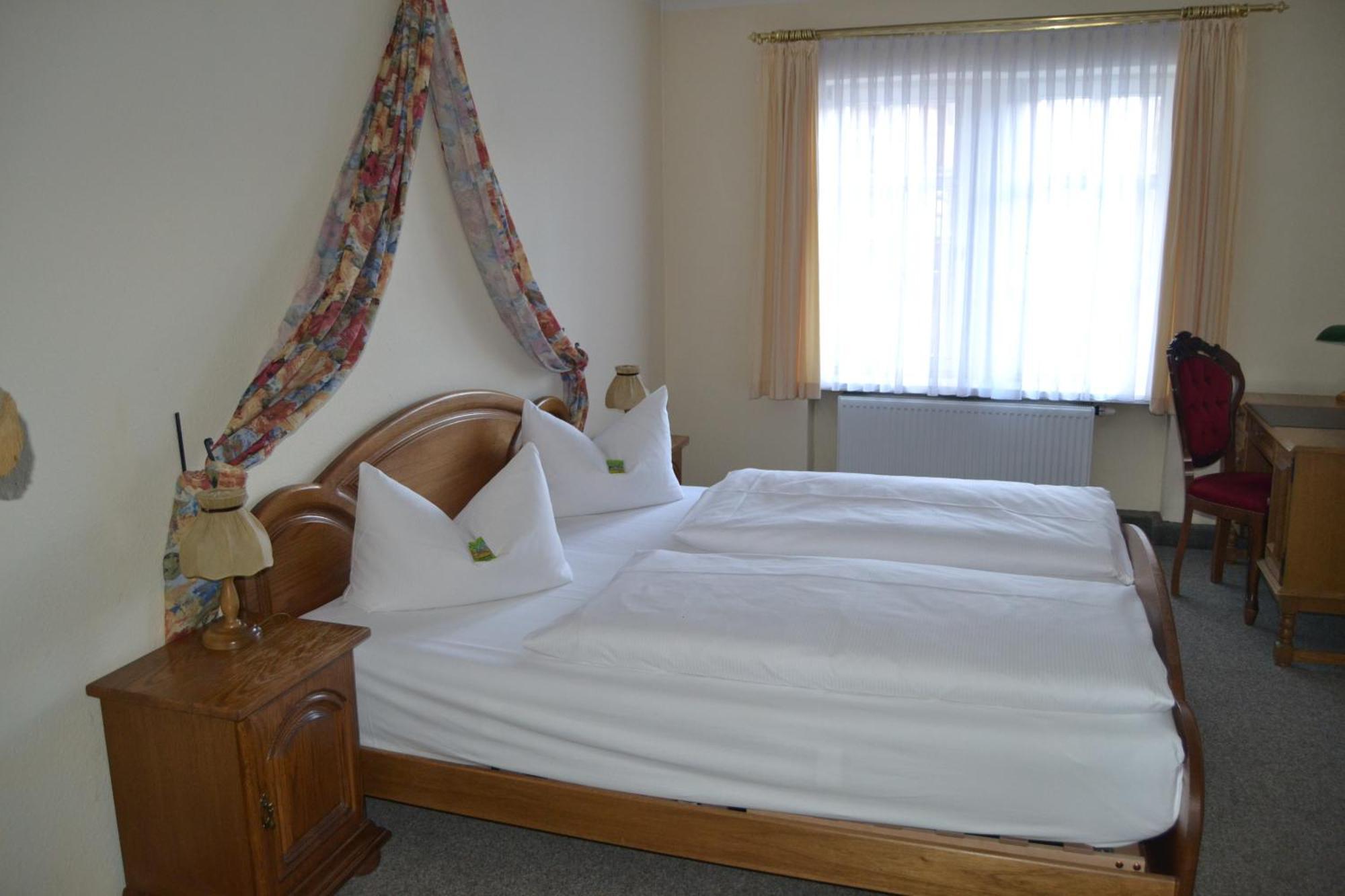 Hotel Anker Saalfeld Saale Pokoj fotografie
