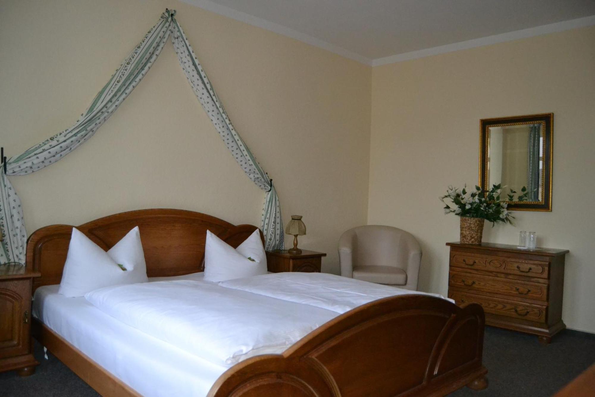 Hotel Anker Saalfeld Saale Pokoj fotografie