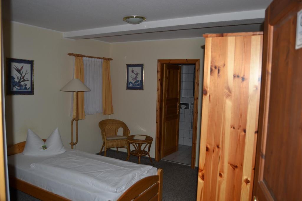 Hotel Anker Saalfeld Saale Pokoj fotografie